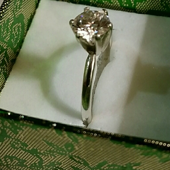 Genuine COLORLESS Moissanite  1.00 Ctw .925 😍😍😘 - Picture 4 of 7